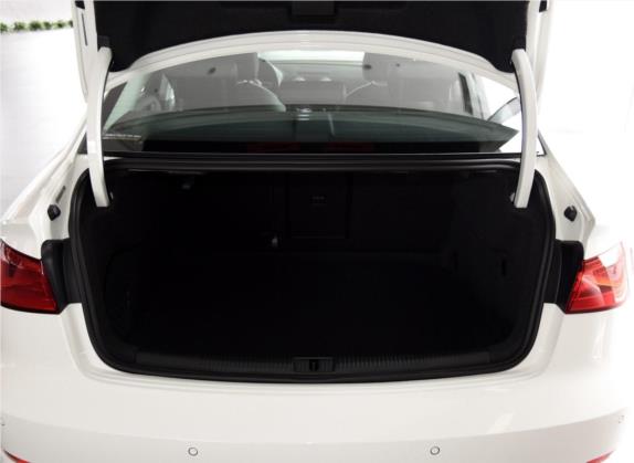 奥迪A3 2015款 Limousine 35 TFSI 百万纪念舒享型 车厢座椅   后备厢