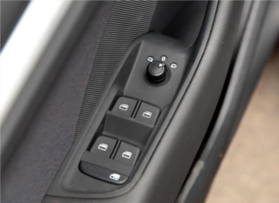 奥迪A3 2016款 Sportback 35 TFSI 领英型 车厢座椅   门窗控制