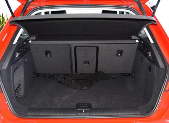 奥迪A3 2016款 Sportback 35 TFSI 风尚型 车厢座椅   后备厢