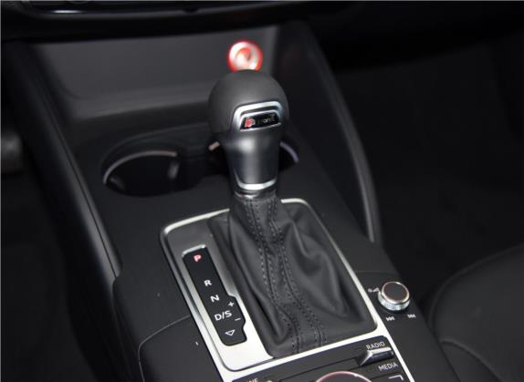 奥迪A3 2016款 Sportback 35 TFSI 风尚型 中控类   挡把