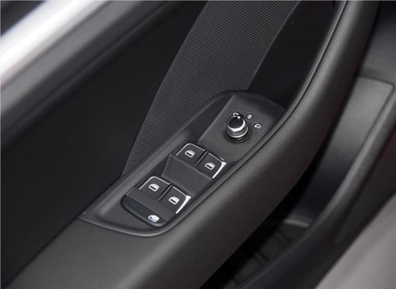 奥迪A3 2016款 Sportback 35 TFSI 风尚型 车厢座椅   门窗控制