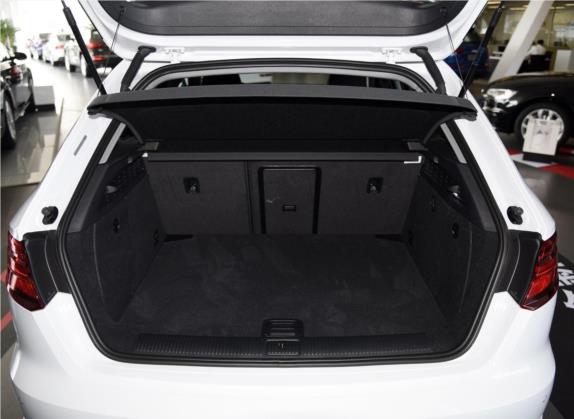 奥迪A3 2017款 Sportback 35 TFSI 进取型 车厢座椅   后备厢