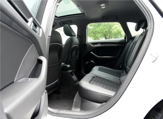 奥迪A3 2017款 Sportback 35 TFSI 时尚型 车厢座椅   后排空间