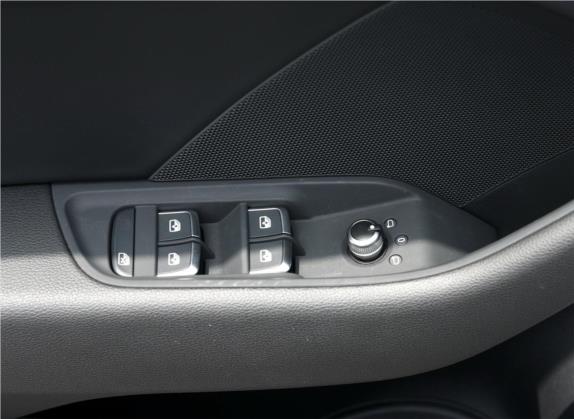 奥迪A3 2017款 Sportback 35 TFSI 时尚型 车厢座椅   门窗控制