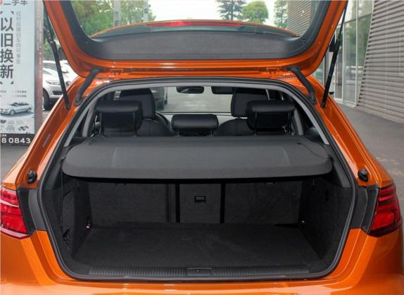 奥迪A3 2017款 Sportback 40 TFSI 风尚型 车厢座椅   后备厢