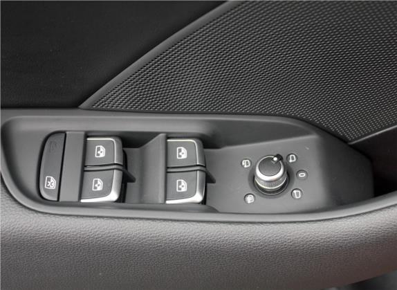 奥迪A3 2017款 Sportback 40 TFSI 风尚型 车厢座椅   门窗控制