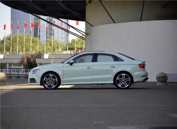 奥迪A3 2017款 Limousine 40 TFSI 运动型 外观   正侧