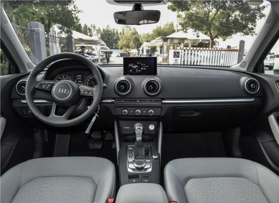 奥迪A3 2018款 30周年年型 Sportback 35 TFSI 进取型 中控类   中控全图