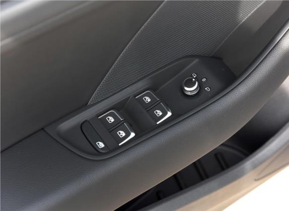 奥迪A3 2018款 30周年年型 Sportback 35 TFSI 风尚型 车厢座椅   门窗控制
