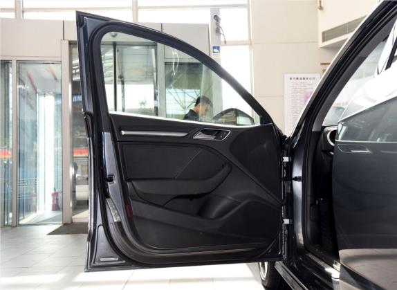 奥迪A3 2018款 30周年年型 Sportback 35 TFSI 运动型 车厢座椅   前门板