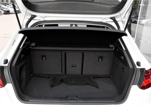 奥迪A3 2018款 30周年年型 Sportback 40 TFSI 运动型 车厢座椅   后备厢