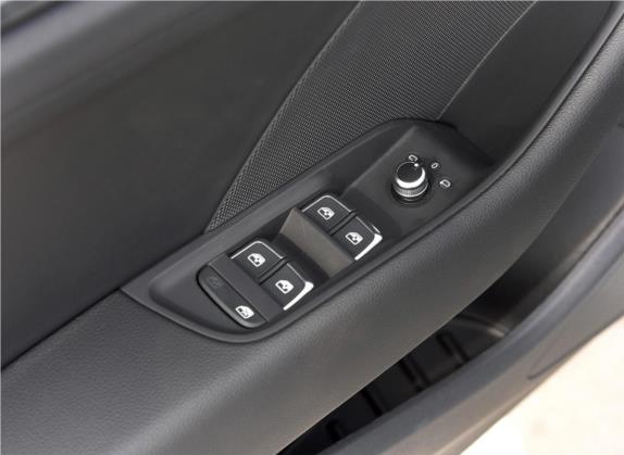 奥迪A3 2018款 30周年年型 Limousine 35 TFSI 时尚型 车厢座椅   门窗控制