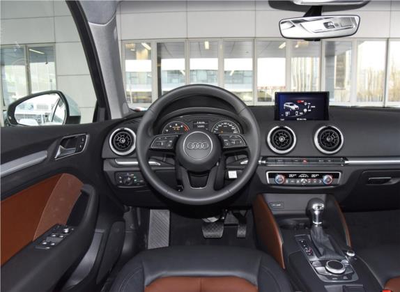 奥迪A3 2019款 Sportback 35 TFSI 风尚型 国VI 中控类   驾驶位