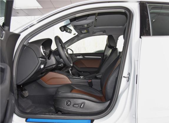 奥迪A3 2019款 Sportback 35 TFSI 风尚型 国VI 车厢座椅   前排空间