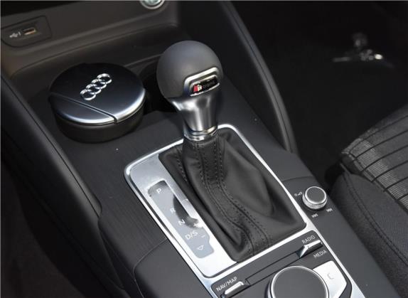 奥迪A3 2019款 Sportback 35 TFSI 运动型 国VI 中控类   挡把