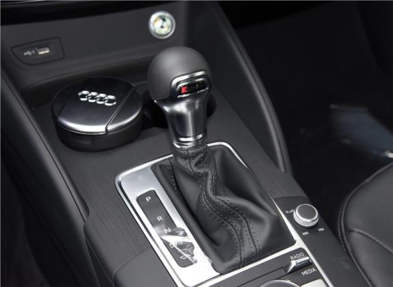 奥迪A3 2019款 Sportback 40 TFSI 风尚型 国VI 中控类   挡把