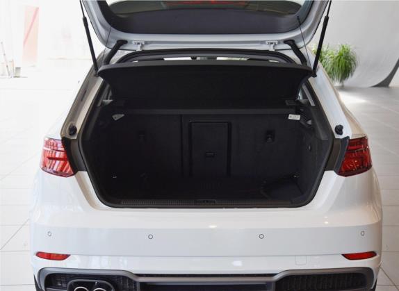奥迪A3 2019款 Sportback 40 TFSI 运动型 国VI 车厢座椅   后备厢