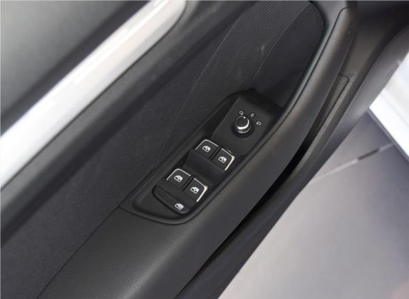 奥迪A3 2019款 Sportback 40 TFSI 运动型 国VI 车厢座椅   门窗控制