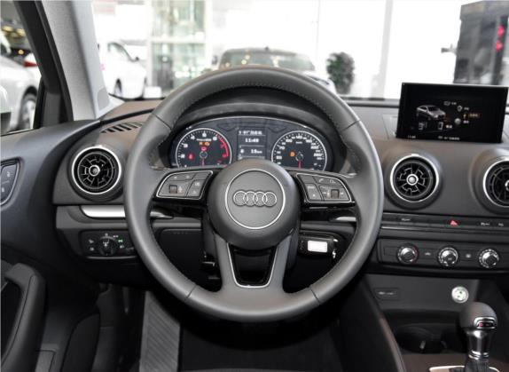 奥迪A3 2019款 Limousine 35 TFSI 进取型 国VI 中控类   驾驶位