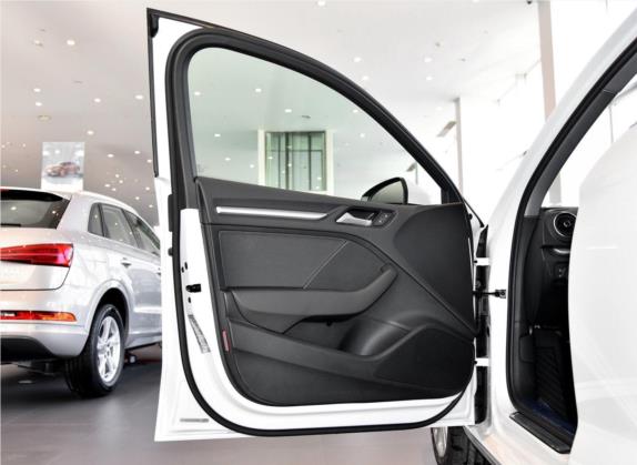奥迪A3 2019款 Limousine 35 TFSI 进取型 国VI 车厢座椅   前门板