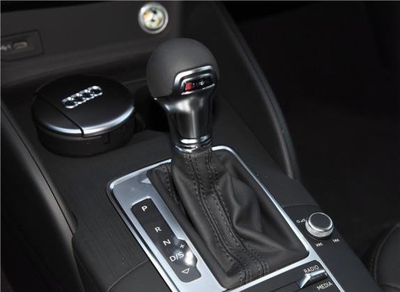 奥迪A3 2019款 Limousine 35 TFSI 风尚型 国VI 中控类   挡把