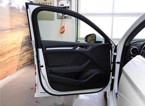 奥迪A3 2019款 Limousine 35 TFSI 运动型 国VI 车厢座椅   前门板