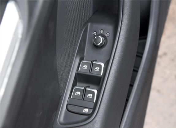 奥迪A3 2019款 Limousine 40 TFSI 风尚型 国VI 车厢座椅   门窗控制
