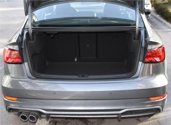 奥迪A3 2019款 Limousine 40 TFSI 运动型 国VI 车厢座椅   后备厢