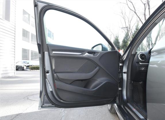 奥迪A3 2019款 Limousine 40 TFSI 运动型 国VI 车厢座椅   前门板