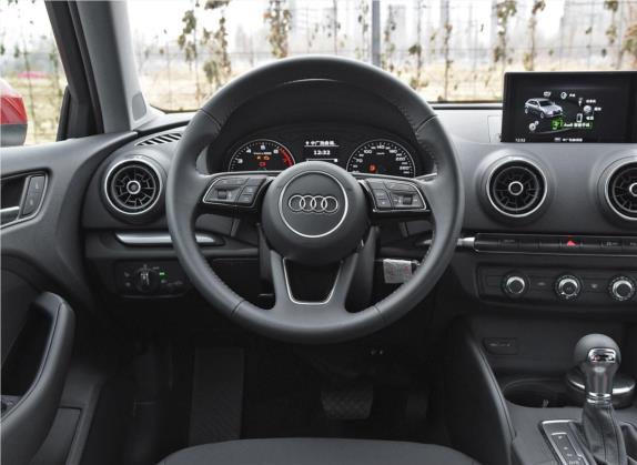 奥迪A3 2019款 Sportback 35 TFSI 进取型 国V 中控类   驾驶位