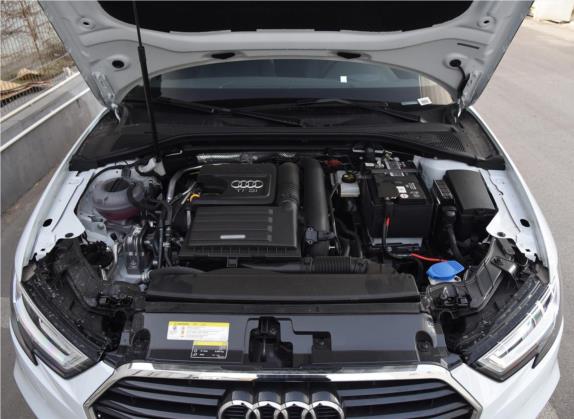 奥迪A3 2019款 Sportback 35 TFSI 时尚型 国V 其他细节类   发动机舱