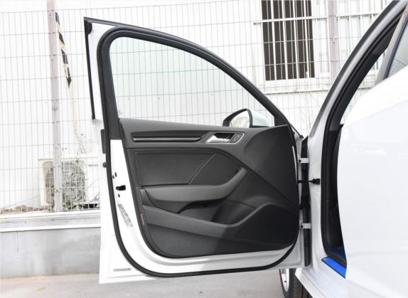 奥迪A3 2019款 Sportback 35 TFSI 时尚型 国V 车厢座椅   前门板