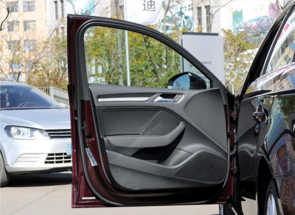 奥迪A3 2019款 Sportback 35 TFSI 风尚型 国V 车厢座椅   前门板