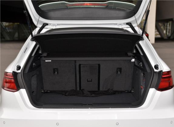奥迪A3 2019款 Sportback 35 TFSI 运动型 国V 车厢座椅   后备厢