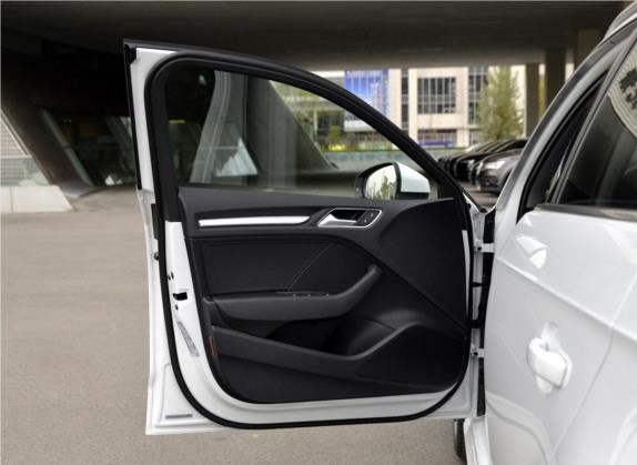 奥迪A3 2019款 Sportback 35 TFSI 运动型 国V 车厢座椅   前门板