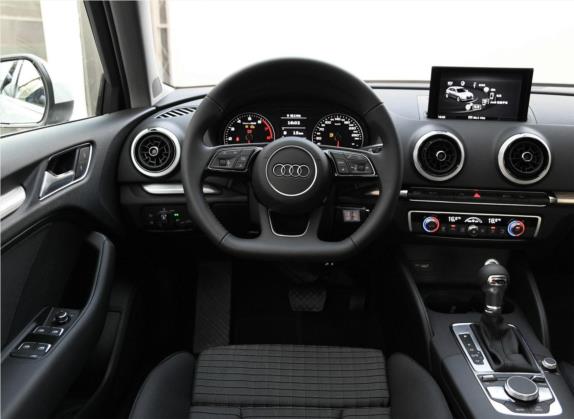奥迪A3 2019款 Sportback 40 TFSI 运动型 国V 中控类   驾驶位
