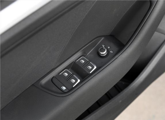 奥迪A3 2019款 Sportback 40 TFSI 运动型 国V 车厢座椅   门窗控制