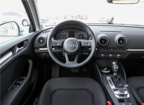 奥迪A3 2019款 Limousine 35 TFSI 进取型 国V 中控类   驾驶位