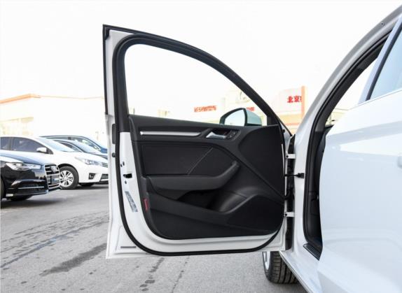 奥迪A3 2019款 Limousine 35 TFSI 进取型 国V 车厢座椅   前门板