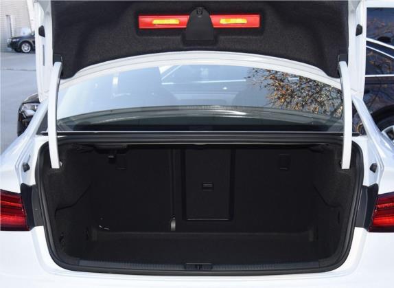 奥迪A3 2019款 Limousine 35 TFSI 风尚型 国V 车厢座椅   后备厢