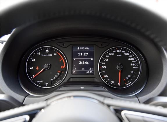 奥迪A3 2019款 Limousine 40 TFSI 风尚型 国V 中控类   仪表盘