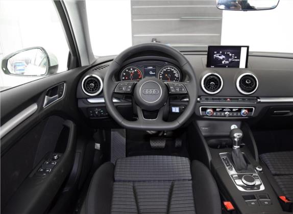 奥迪A3 2019款 Limousine 40 TFSI 运动型 国V 中控类   驾驶位