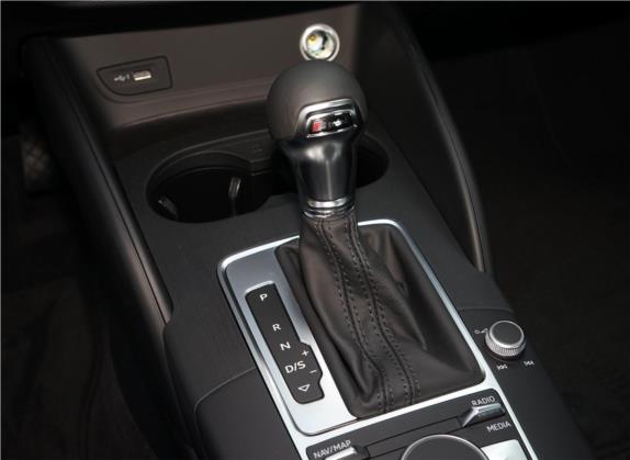 奥迪A3 2020款 Sportback 35 TFSI 进取型 国VI 中控类   挡把