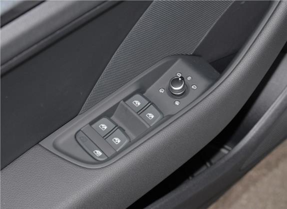 奥迪A3 2020款 Sportback 35 TFSI 时尚型 国VI 车厢座椅   门窗控制