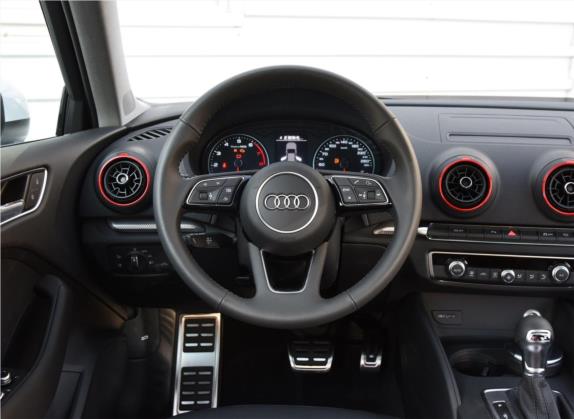 奥迪A3 2020款 Sportback 40 TFSI 风尚型 国VI 中控类   驾驶位