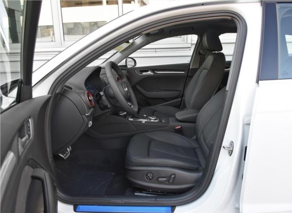 奥迪A3 2020款 Sportback 40 TFSI 风尚型 国VI 车厢座椅   前排空间