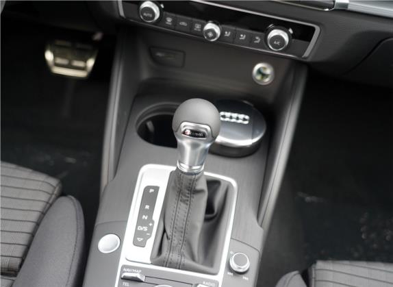奥迪A3 2020款 Sportback 40 TFSI 运动型 国VI 中控类   挡把