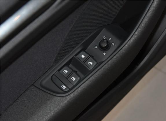 奥迪A3 2020款 改款 Sportback 35 TFSI 进取型 国VI 车厢座椅   门窗控制