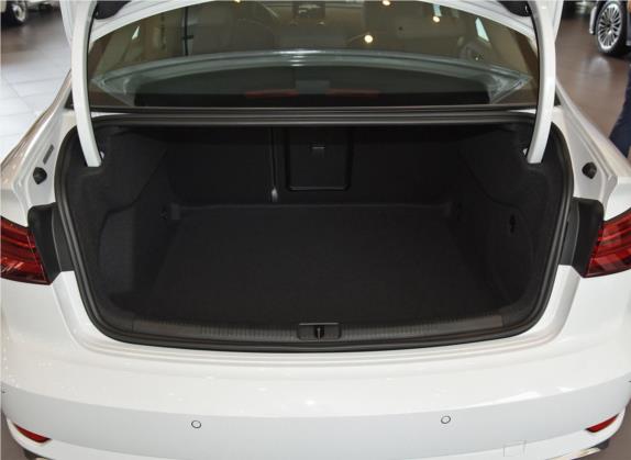 奥迪A3 2020款 改款 Limousine 35 TFSI 进取型 国VI 车厢座椅   后备厢