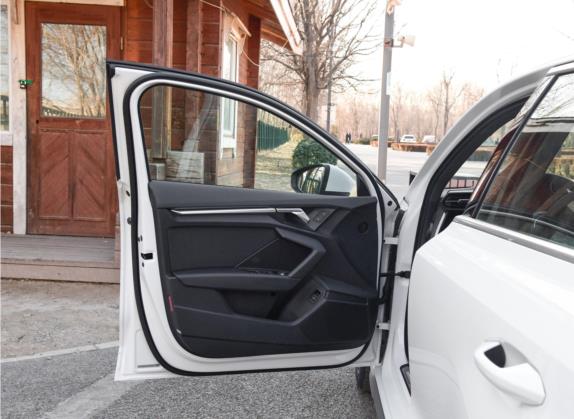 奥迪A3 2021款 Sportback 35 TFSI 进取运动型 车厢座椅   前门板